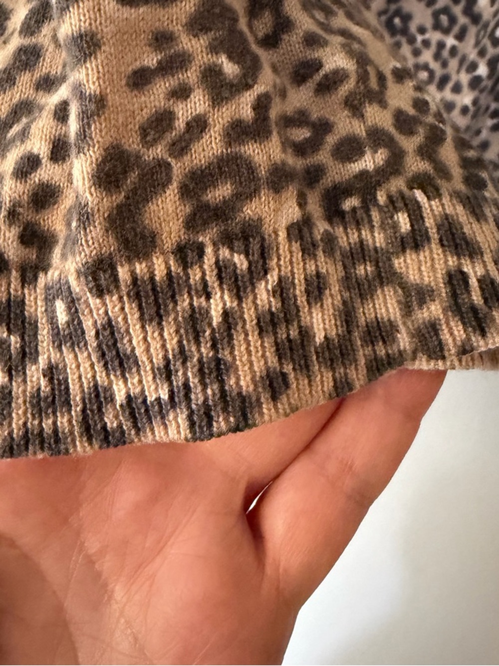 LOFT Neutral Leopard-Print Knit Cardigan - pre owned- size Medium - Pima Cotton - Picture 5 of 12